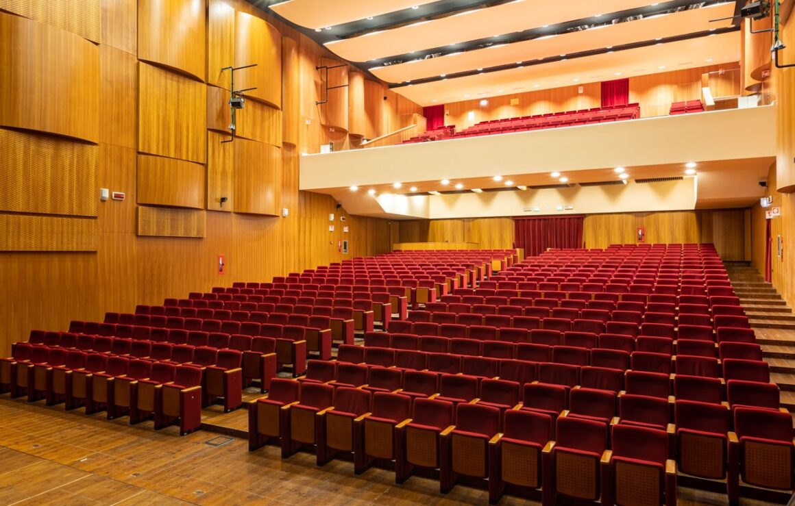 Visita il nuovo sito del Teatro Comunale Luigi Russolo